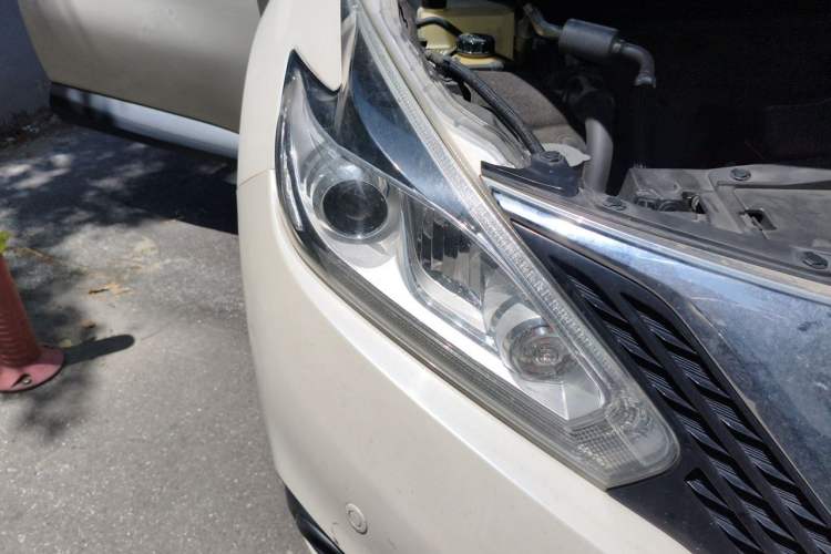 Used Nissan Murano 2017 2.5L XL Two-Wheel Drive Smart Edition Right Front Headlight