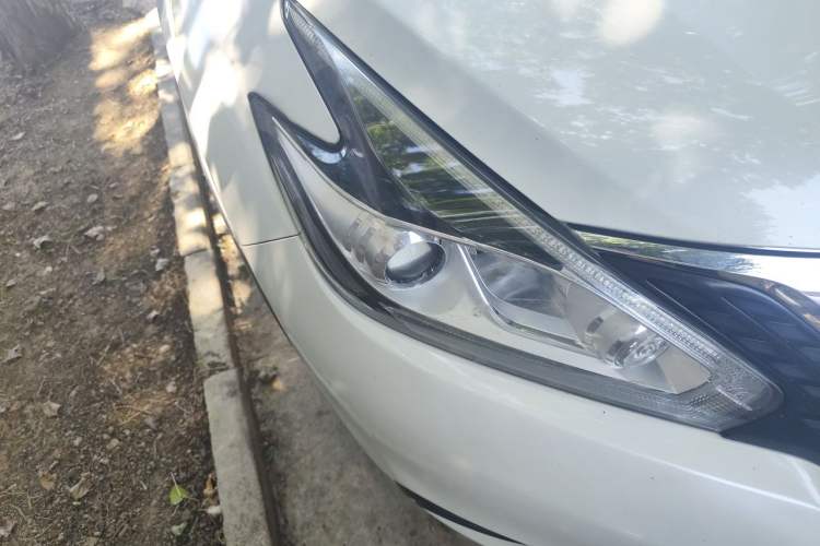 Used Nissan Murano 2017 2.5 S/C HEV XE Four-Wheel Drive Hybrid Luxury Edition Right Front Headlight