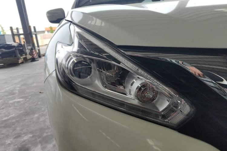 Used Nissan Murano 2017 2.5L XL Two-Wheel Drive Smart Edition Right Front Headlight