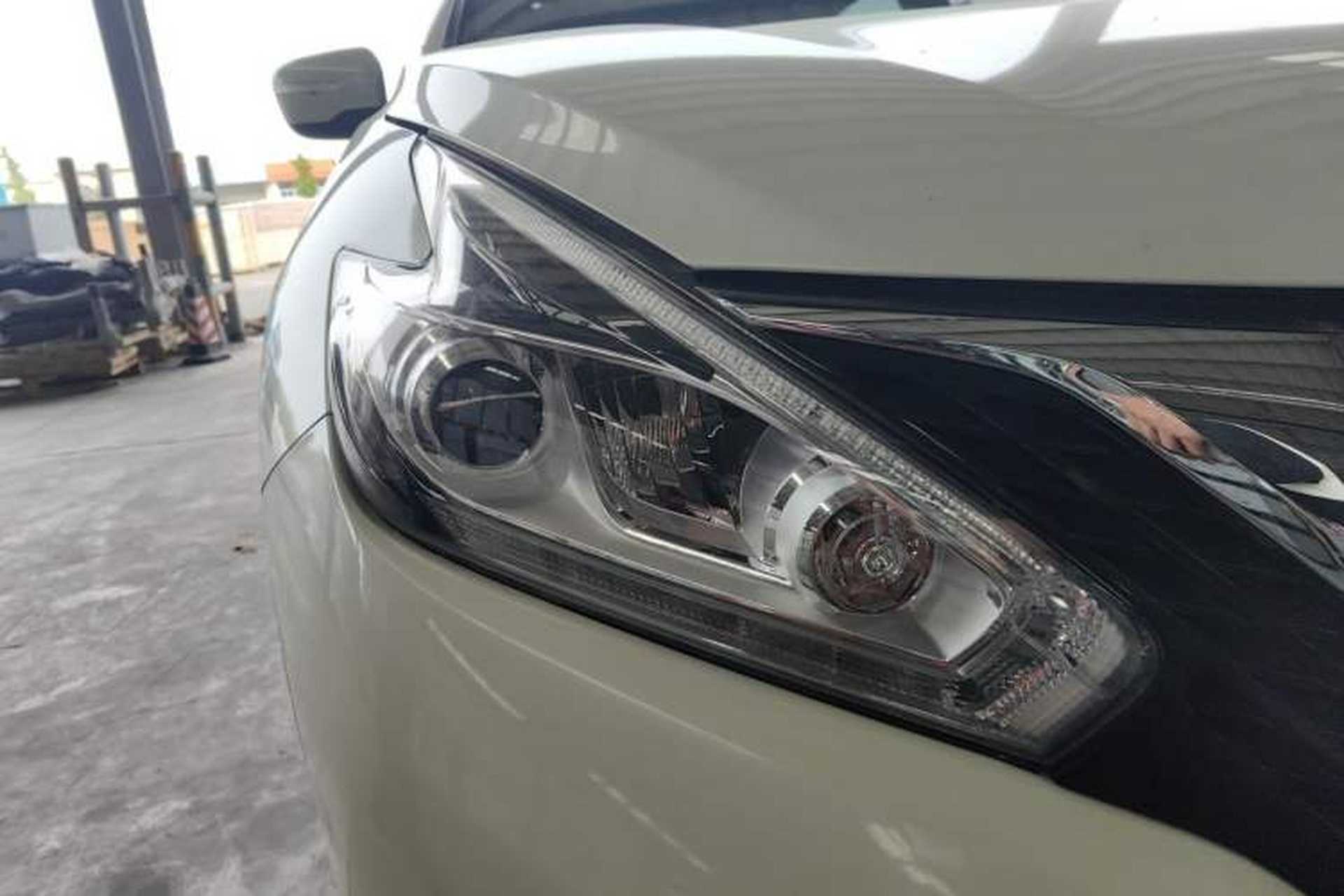 Used Nissan Murano 2017 2.5L XL Two-Wheel Drive Smart Edition Right Front Headlight