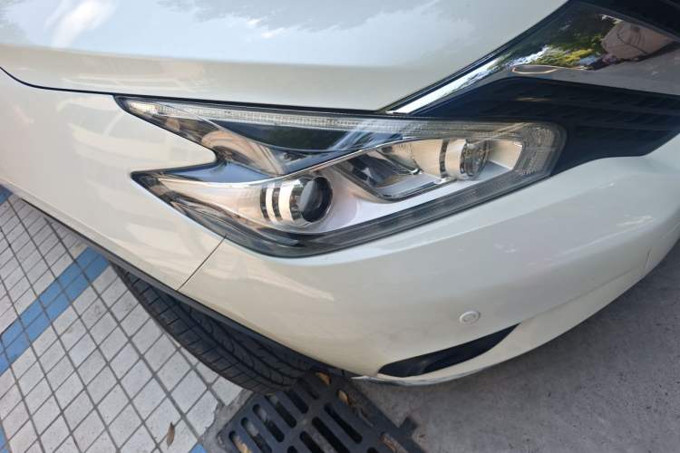Used Nissan Murano 2017 2.5L XL Two-Wheel Drive Smart Edition Right Front Headlight