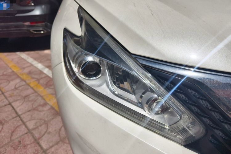 Used Nissan Murano 2017 2.5L XL Two-Wheel Drive Smart Edition Right Front Headlight