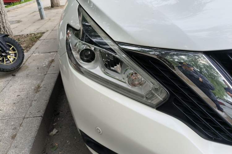Used Nissan Murano 2017 2.5L XL Two-Wheel Drive Smart Edition Right Front Headlight