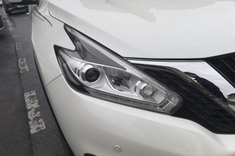 Used Nissan Murano 2017 2.5L XL Two-Wheel Drive Smart Edition Right Front Headlight