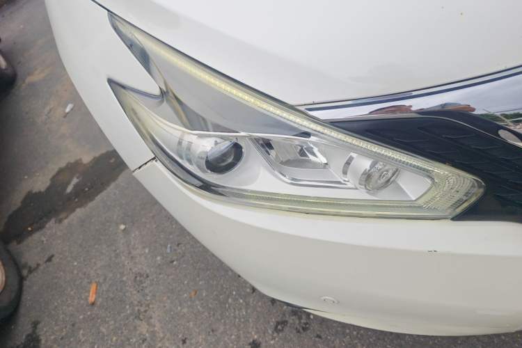 Used Nissan Murano 2017 2.5L XL Two-Wheel Drive Smart Edition Right Front Headlight