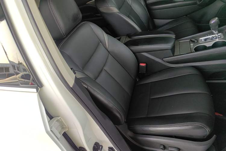 Used Nissan Murano 2017 2.5L XL Two-Wheel Drive Smart Edition Right Front Seat