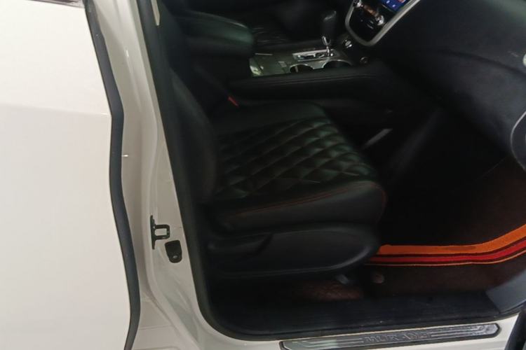 Used Nissan Murano 2017 2.5L XE Two-Wheel Drive Elite Edition Right Front Seat
