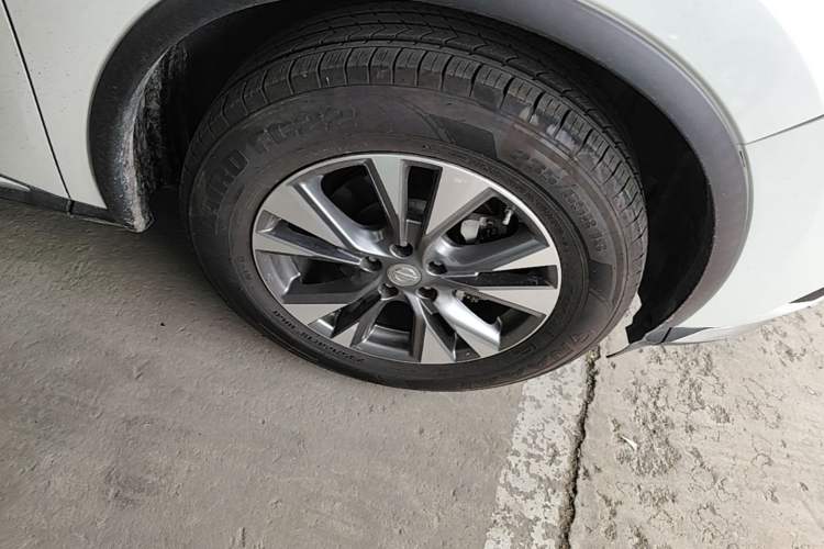 Used Nissan Murano 2017 2.5L XL Two-Wheel Drive Smart Edition Right Front Wheel Hub