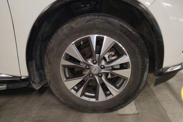 Used Nissan Murano 2017 2.5L XL Two-Wheel Drive Smart Edition Right Front Wheel Hub