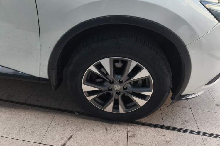 Used Nissan Murano 2017 2.5L XL Two-Wheel Drive Smart Edition Right Front Wheel Hub