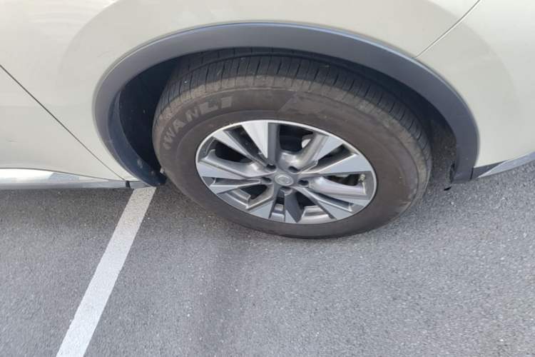 Used Nissan Murano 2017 2.5L XE Two-Wheel Drive Elite Edition Right Front Wheel Hub