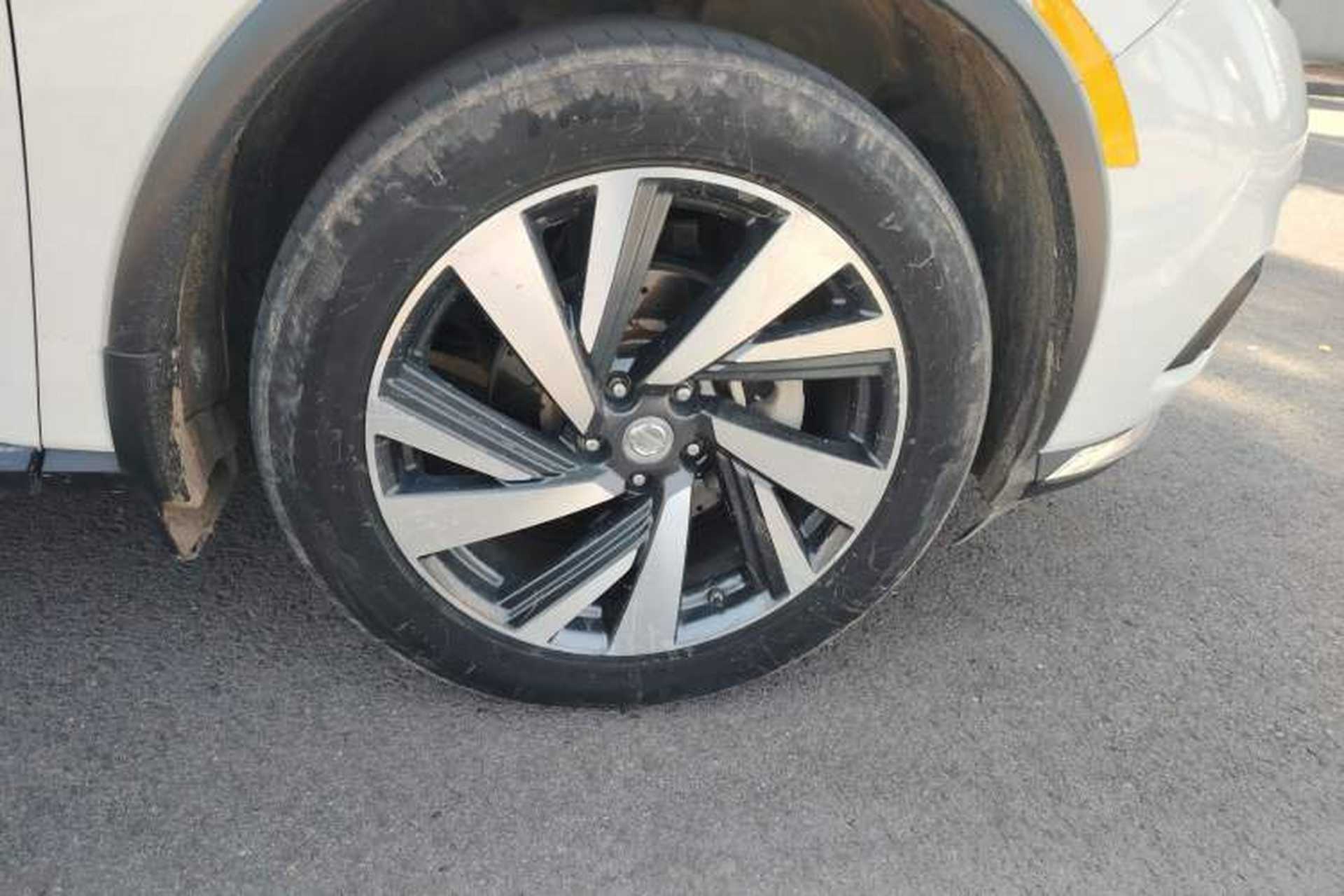Used Nissan Murano 2017 2.5 S/C HEV XL Four-Wheel Drive Hybrid Prestige Edition Right Front Wheel Hub