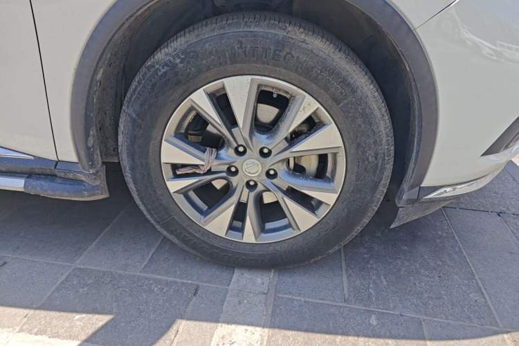 Used Nissan Murano 2017 2.5L XL Two-Wheel Drive Smart Edition Right Front Wheel Hub