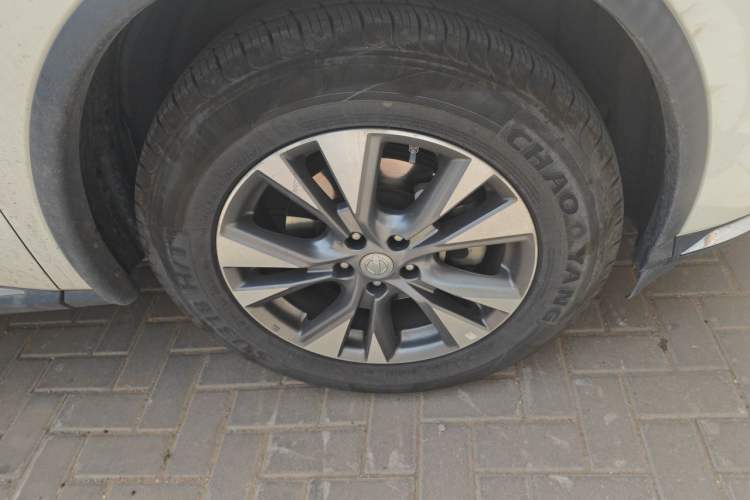 Used Nissan Murano 2017 2.5L XL Two-Wheel Drive Smart Edition Right Front Wheel Hub