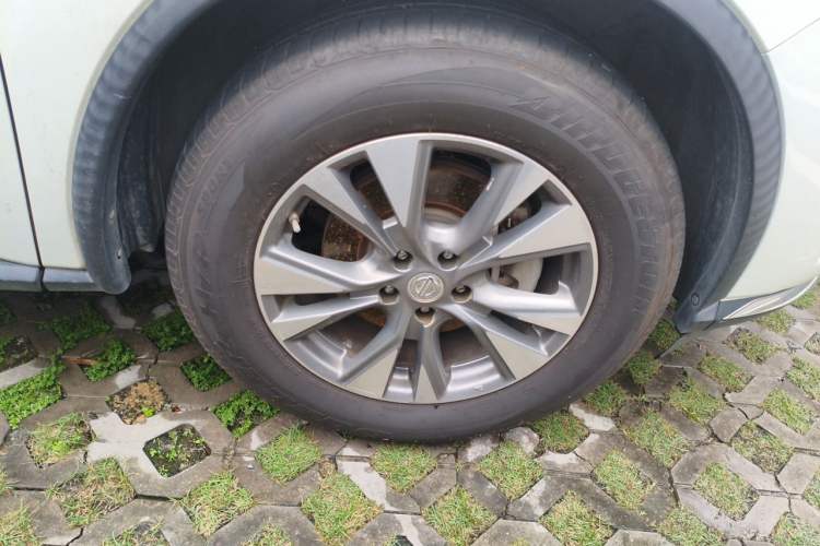 Used Nissan Murano 2017 2.5L XL Two-Wheel Drive Smart Edition Right Front Wheel Hub