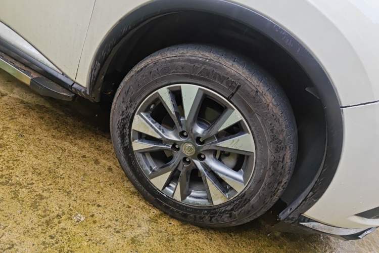 Used Nissan Murano 2017 2.5L XL Two-Wheel Drive Smart Edition Right Front Wheel Hub