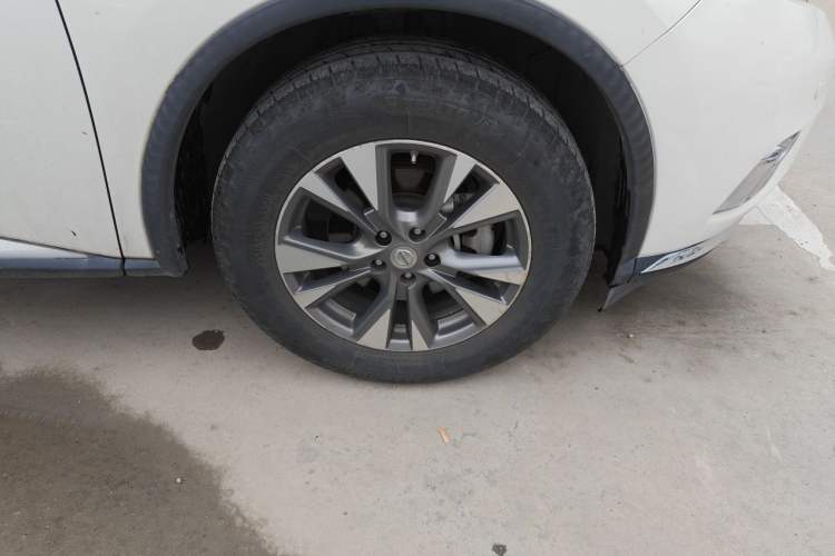 Used Nissan Murano 2017 2.5L XL Two-Wheel Drive Smart Edition Right Front Wheel Hub