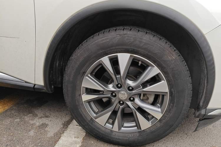 Used Nissan Murano 2017 2.5L XL Two-Wheel Drive Smart Edition Right Front Wheel Hub