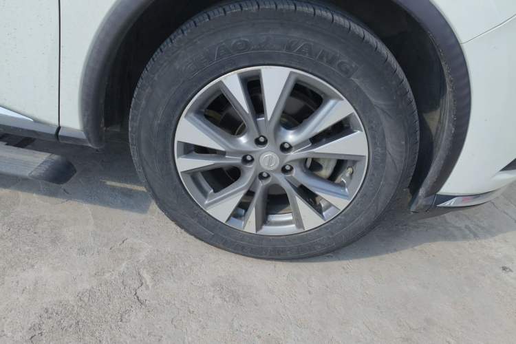Used Nissan Murano 2017 2.5L XL Two-Wheel Drive Smart Edition Right Front Wheel Hub