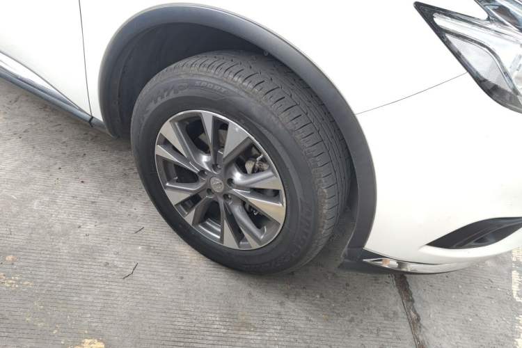 Used Nissan Murano 2017 2.5L XL Two-Wheel Drive Smart Edition Right Front Wheel Hub