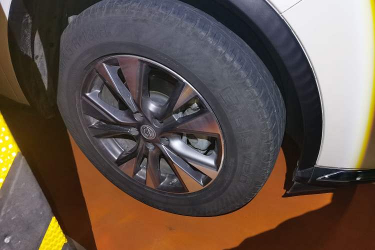 Used Nissan Murano 2017 2.5L XL Two-Wheel Drive Smart Edition Right Front Wheel Hub
