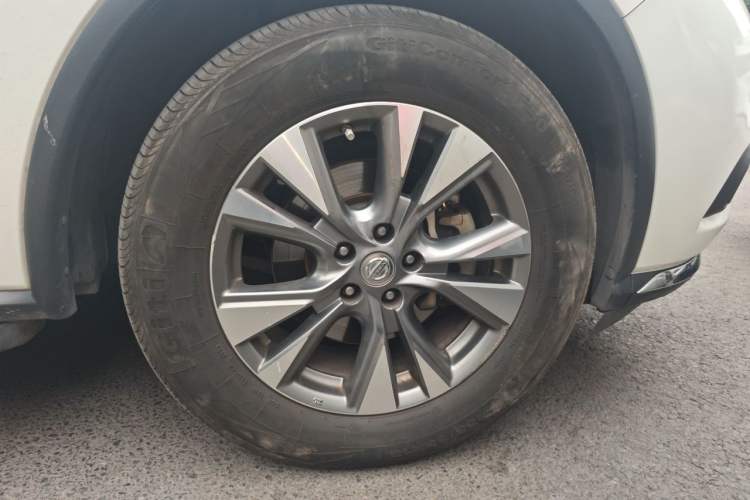 Used Nissan Murano 2017 2.5L XL Two-Wheel Drive Smart Edition Right Front Wheel Hub