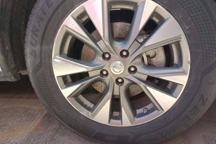 Used Nissan Murano 2017 2.5L XL Two-Wheel Drive Smart Edition Right Front Wheel Hub