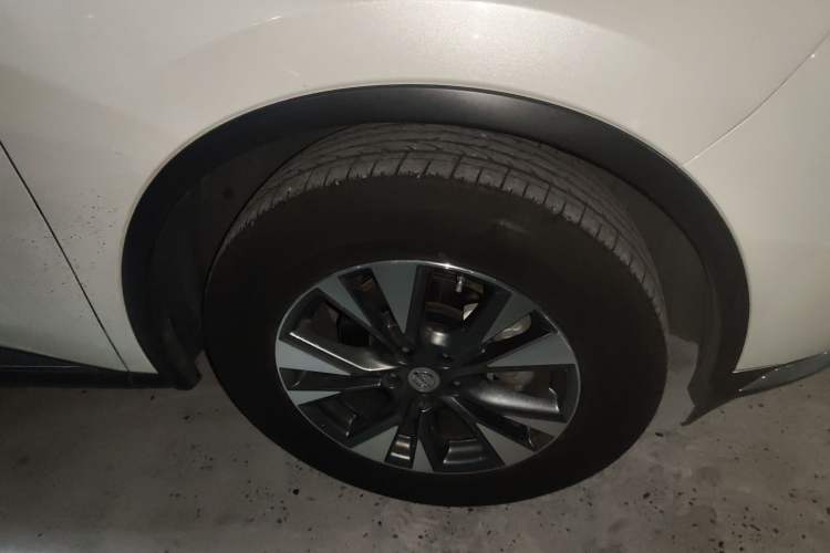 Used Nissan Murano 2017 2.5L XL Two-Wheel Drive Smart Edition Right Front Wheel Hub