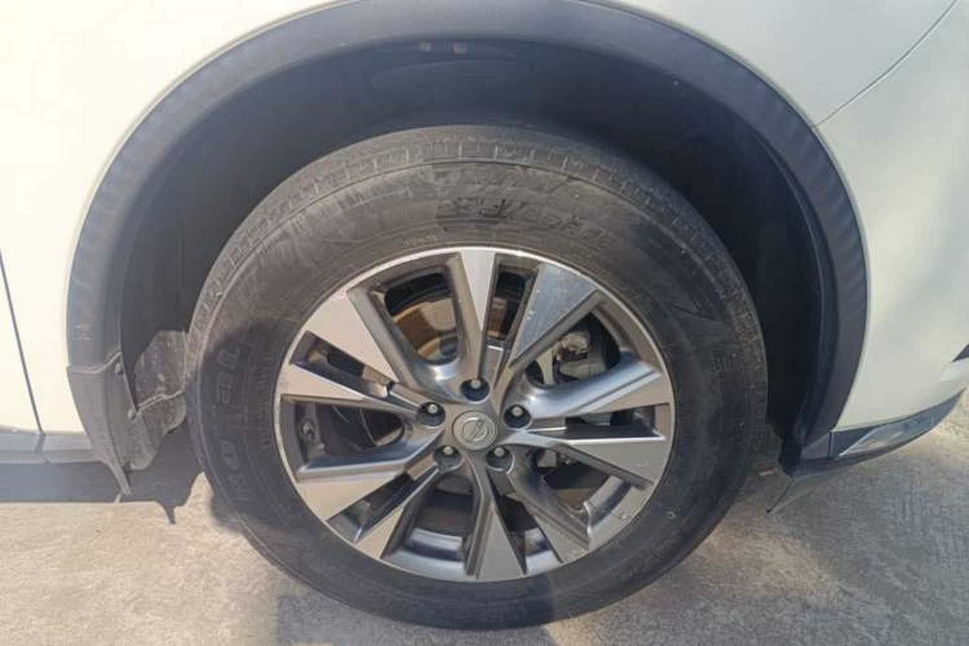 Used Nissan Murano 2017 2.5L XL Two-Wheel Drive Smart Edition Right Front Wheel Hub