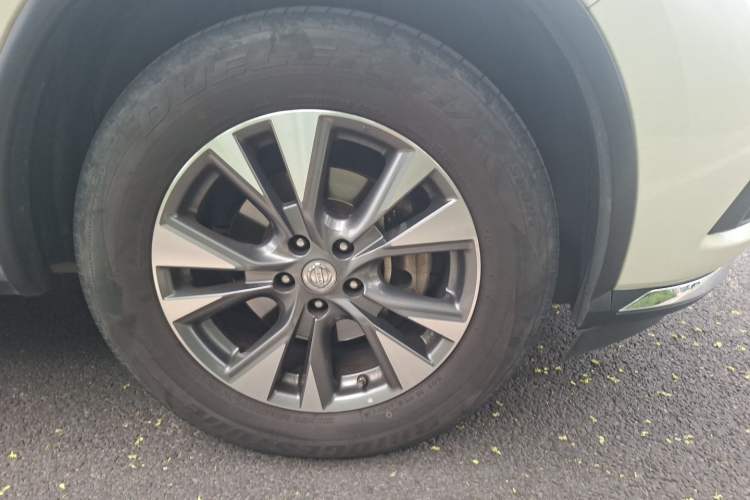 Used Nissan Murano 2017 2.5L XL Two-Wheel Drive Smart Edition Right Front Wheel Hub