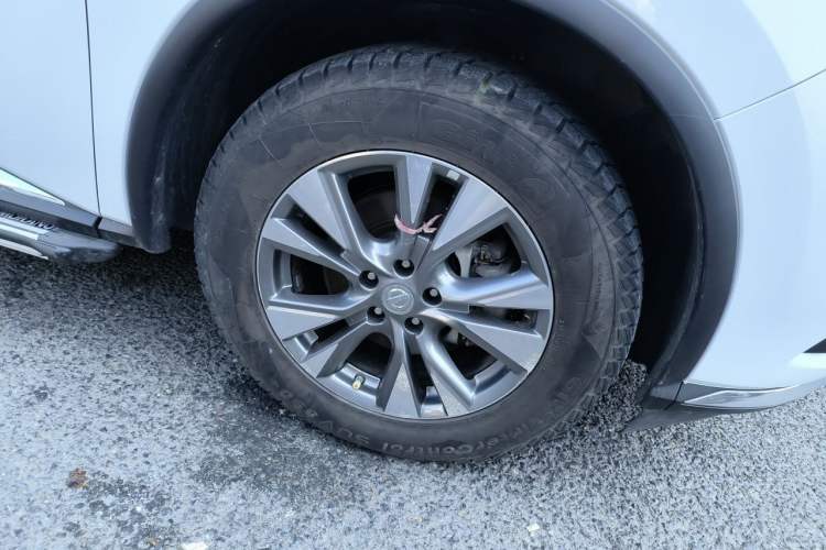 Used Nissan Murano 2017 2.5L XL Two-Wheel Drive Smart Edition Right Front Wheel Hub