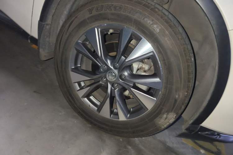 Used Nissan Murano 2017 2.5L XL Two-Wheel Drive Smart Edition Right Front Wheel Hub