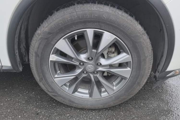 Used Nissan Murano 2017 2.5L XL Two-Wheel Drive Smart Edition Right Front Wheel Hub