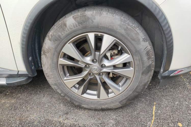 Used Nissan Murano 2017 2.5L XL Two-Wheel Drive Smart Edition Right Front Wheel Hub