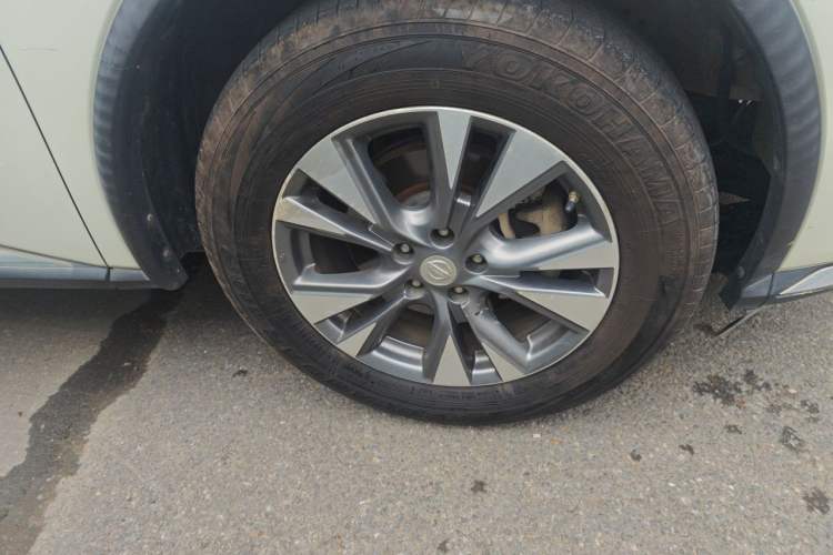 Used Nissan Murano 2017 2.5L XL Two-Wheel Drive Smart Edition Right Front Wheel Hub