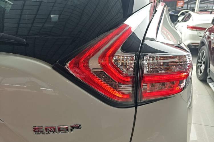Used Nissan Murano 2017 2.5 S/C HEV XE Four-Wheel Drive Hybrid Luxury Edition Right Rear Taillight