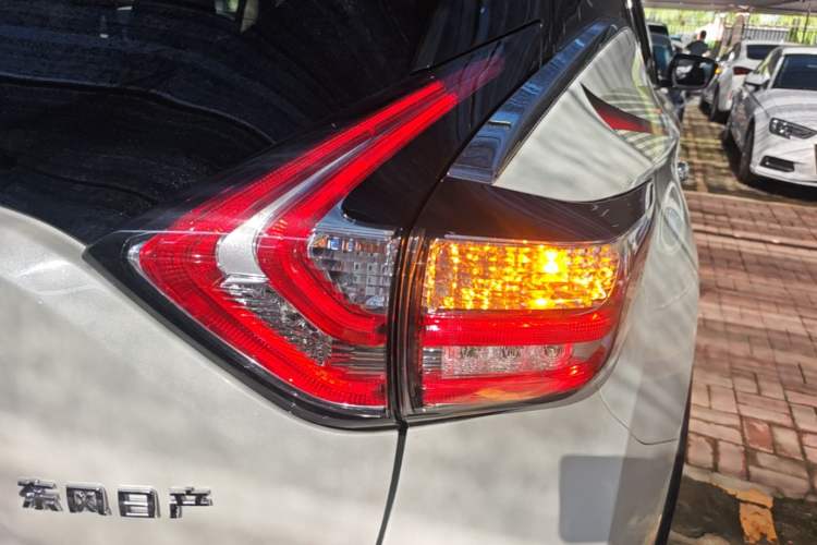 Used Nissan Murano 2017 2.5L XL Two-Wheel Drive Smart Edition Right Rear Taillight