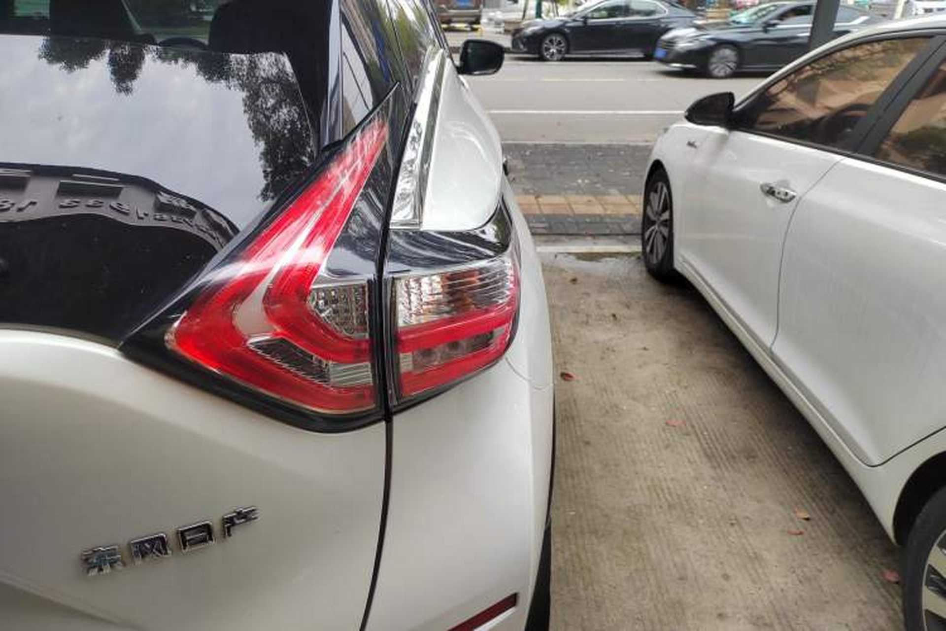 Used Nissan Murano 2017 2.5L XL Two-Wheel Drive Smart Edition Right Rear Taillight