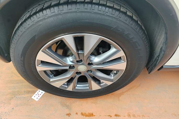 Used Nissan Murano 2017 2.5L XL Two-Wheel Drive Smart Edition Right Rear Wheel Hub