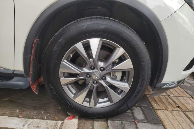 Used Nissan Murano 2017 2.5L XL Two-Wheel Drive Smart Edition Right Rear Wheel Hub