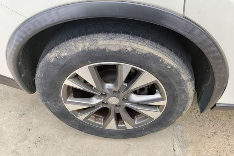 Used Nissan Murano 2017 2.5L XL Two-Wheel Drive Smart Edition Right Rear Wheel Hub