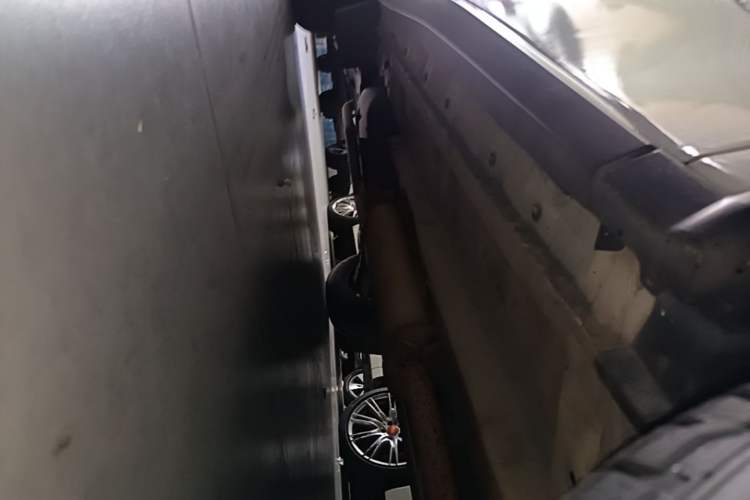 Used Nissan Murano 2017 2.5L XE Two-Wheel Drive Elite Edition Right Side Sill
