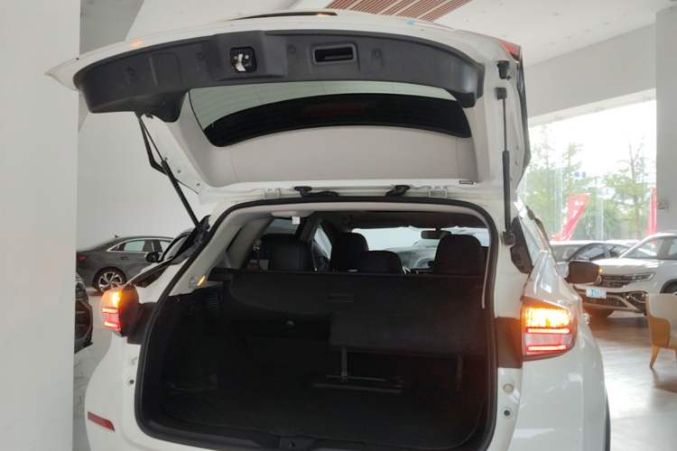 Used Nissan Murano 2017 2.5L XL Two-Wheel Drive Smart Edition Trunk