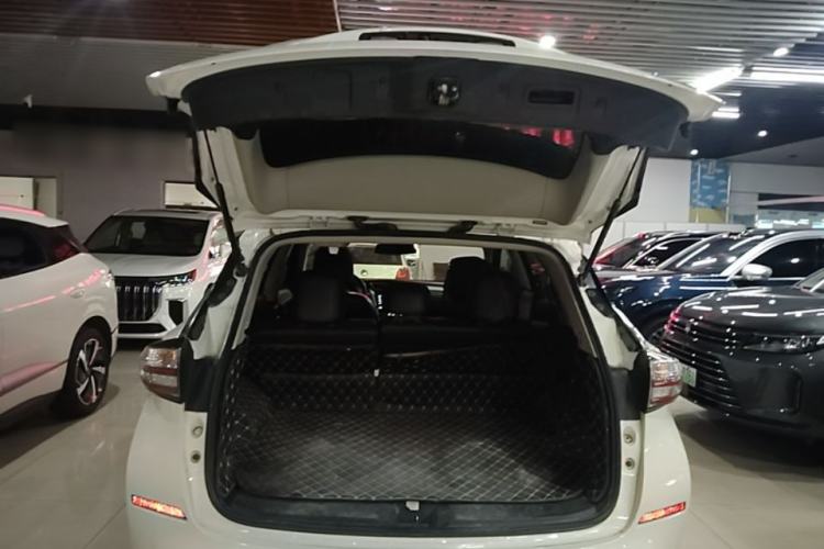 Used Nissan Murano 2017 2.5L XL Two-Wheel Drive Smart Edition Trunk
