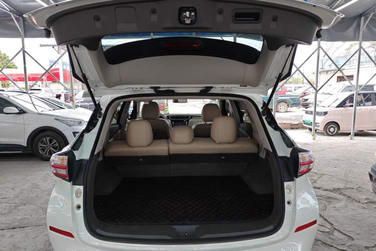 Used Nissan Murano 2017 2.5L XE Two-Wheel Drive Elite Edition Trunk