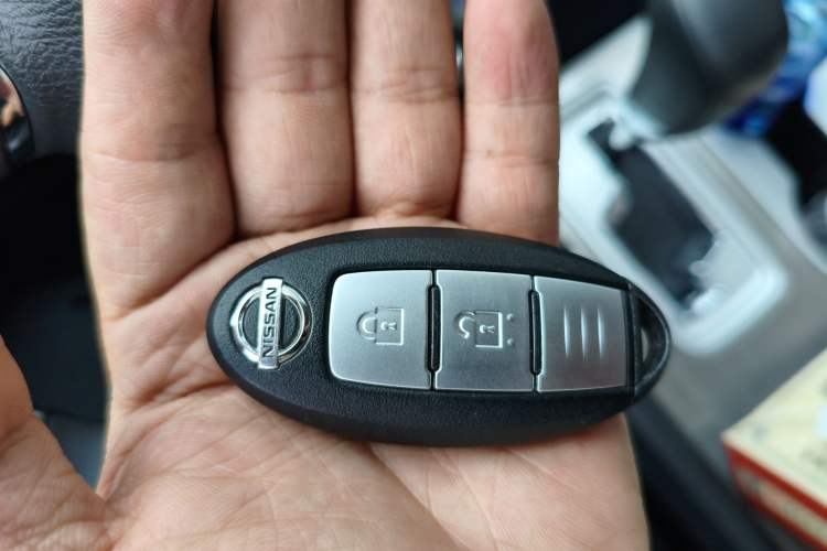 Used Nissan Murano 2017 2.5L XE Two-Wheel Drive Elite Edition Vehicle Key