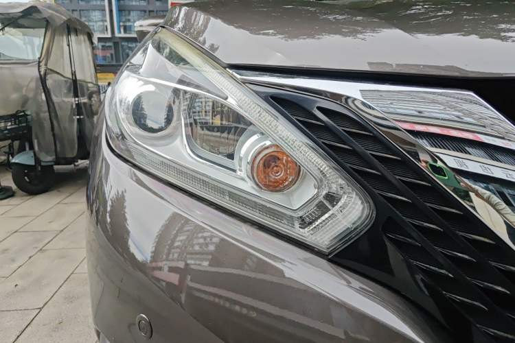 Used Nissan Murano 2017 2.5L XL Two-Wheel Drive Smart Edition Exterior 6