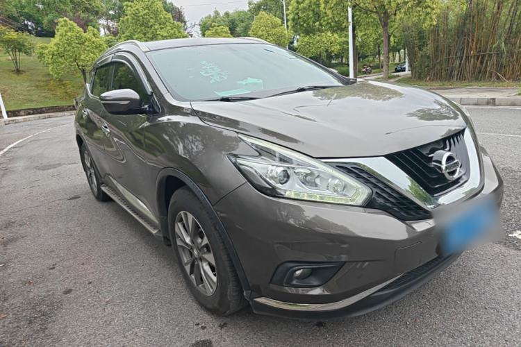 Used Nissan Murano 2017 2.5L XE Two-Wheel Drive Elite Edition Front Right 45 Deg