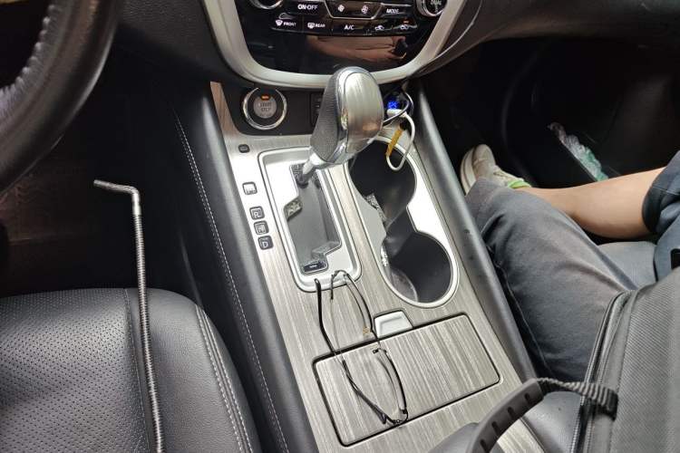 Used Nissan Murano 2017 2.5L XL Two-Wheel Drive Smart Edition Gear Lever