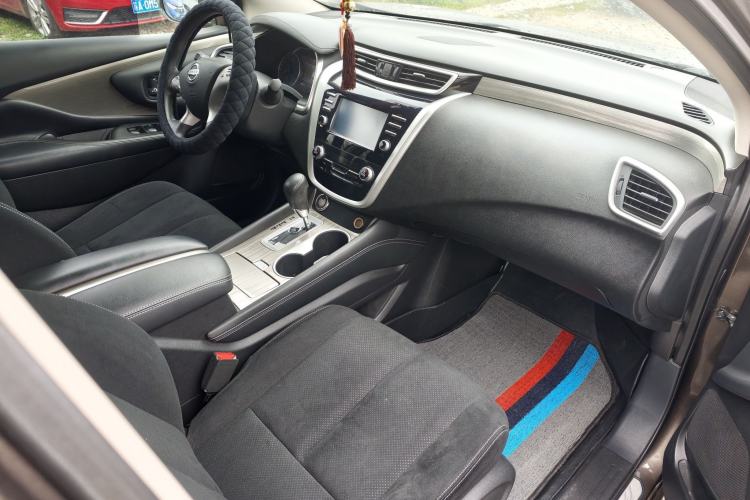 Used Nissan Murano 2017 2.5L XE Two-Wheel Drive Elite Edition Interior 2